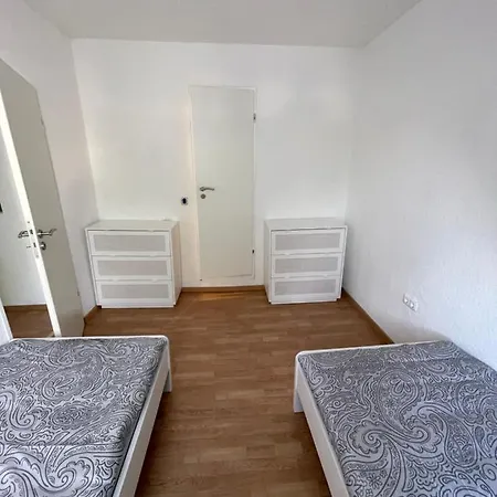 Guenstiges Apartment Gelsenkirchen Schalke Exterior photo