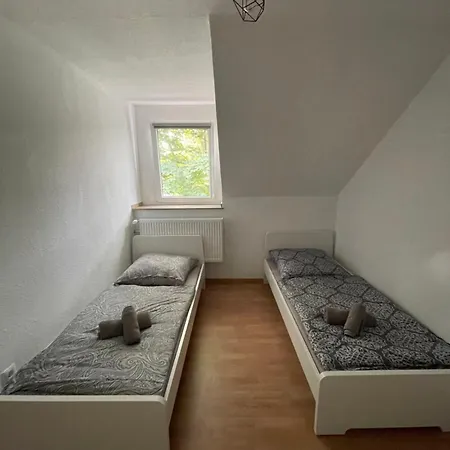 Guenstiges Apartment Gelsenkirchen Schalke Exterior photo