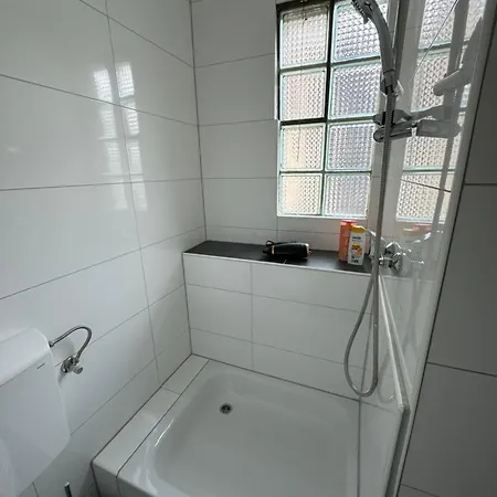 Guenstiges Apartment Gelsenkirchen Schalke Exterior photo